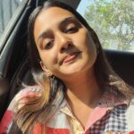 Aditi Ravi Instagram - yess traffic time !! 🚦😬 don’t you sometimes take such selfies? 💁🏻‍♀️ 3rd pic is not an absolute ‘sunkissed’ blahhh ! its jus sunshine ☀️ #me #instafam #face #yeah
