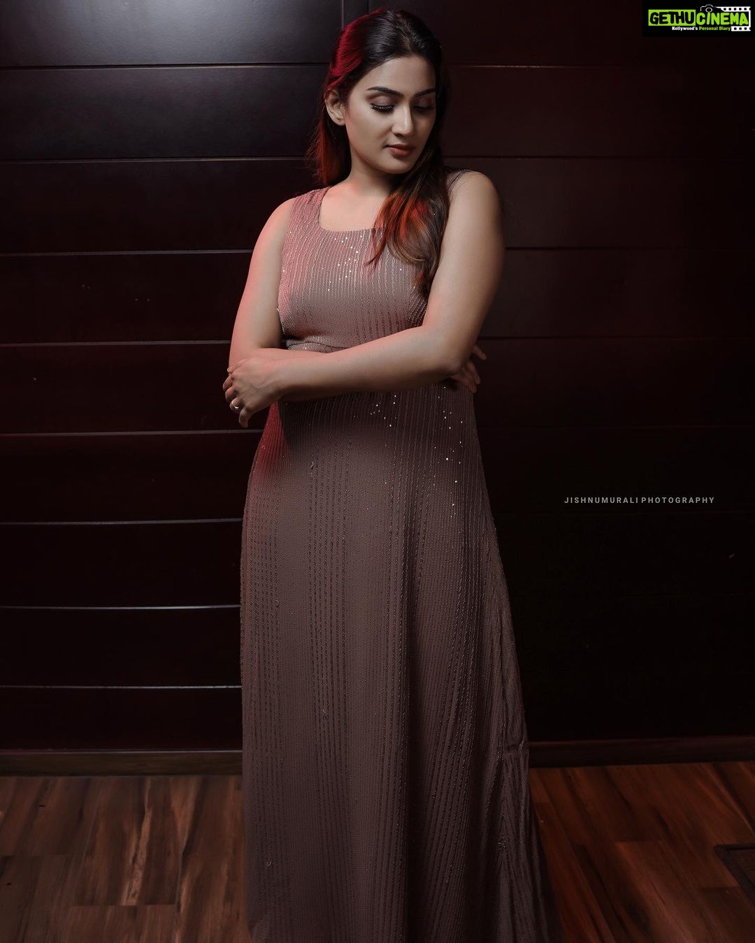 Aditi Ravi Instagram - clarity brings serenity š¤ šø : @jishnumurali_ š: @_arya_jithins_makeover Hair : @makeovers_by_anjaly š : @yla_designs VC : @joseph_seby__ Retouching : @abhishek__asokan @maliekal.heritance.cherai #serenity #instagram #new