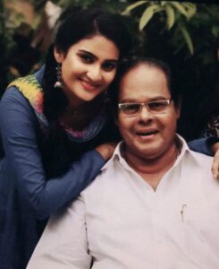Aditi Ravi Instagram - 💔💔💔🙏🏻🙏🏻🙏🏻 കുറച്ചു ദിവസങ്ങൾക്കു മുൻപാണ് ഇന്നസെൻ്റ് അങ്കിളിന്റെ വീട്ടിൽ ചെന്ന് കണ്ടത്. അവശനായിരുന്നൂ എങ്കിലും അദ്ദേഹം പറഞ്ഞത് മുഴുവൻ തമാശകളായിരുന്നു. ചിരി ഇന്നസെൻ്റ് അങ്കിളിന്റെ സ്വഭാവമാണ്...എല്ലാവരും പറയുന്ന പോലെ an innocent smile ❤️ #weighsheavyonmymind
