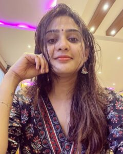 Aditi Ravi Instagram - being happy never goes out of style ❤️ #smile