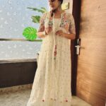 Aditi Ravi Instagram - For the Love of White 🤍 costume @nairadesignerboutique #white #instagram #smile