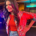 Aditi Shankar Instagram - Here are my moves for #vannarapettayila ! Can’t wait to see yours!! Get grooving 💯🦇🔥 @sivakarthikeyan @bharathsankar 🎶 @themadonne 🎬 @saregamatamil @shanthitalkies #maaveeran #sk #aditishankar #trending #insta #shanthitalkies