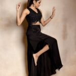 Aditi Shankar Instagram - Black dress care less ✨😌 . . . . . . . . . . . . . . . . . . . Styled by:- @dr.vinothinipandian 👗:- @bandananarulaofficial Accessories:- @mspinkpantherjewel 💄:- @artistrybyfathi 📸:- @kiransaphotography