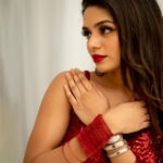 Aditi Shankar Instagram - Shoutout to my arms for always being on my side 😂🙌♥️🫶 . . . . . . . . . . . . . . Styled by: @dr.vinothinipandian Blouse : @nidhis_journal 💄: @artistrybyfathi 📸: @kiransaphotography