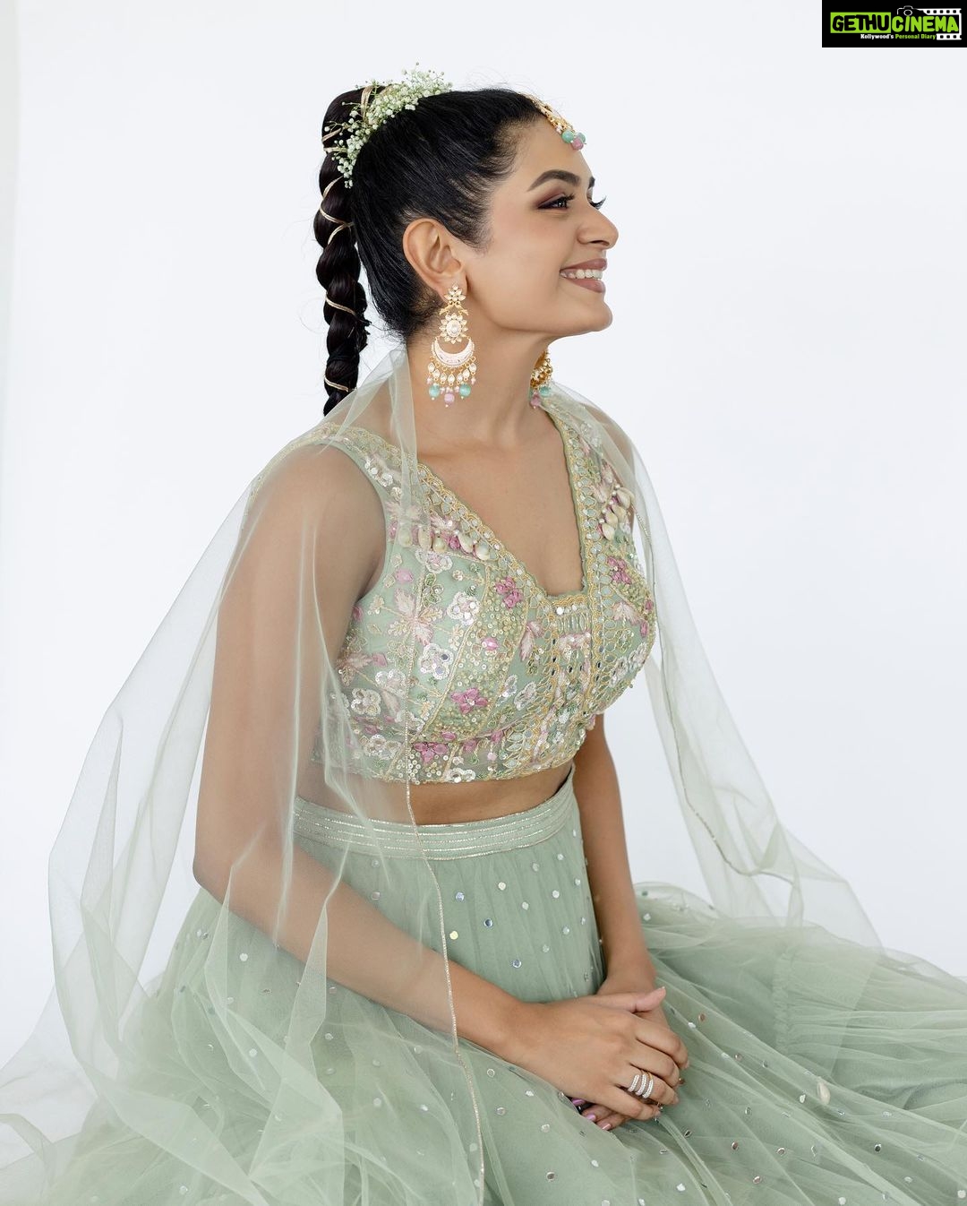 Aditi Shankar Instagram - Crazy but Desi ✨ . . . . . . . . . . . . . Styled by: @dr.vinothinipandian 💄: @artistrybyfathi 📸: @kiransaphotography Accessories: @evesspatikas Flowers: @the_bridal_store_chennai