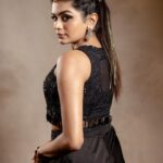 Aditi Shankar Instagram - Black dress care less ✨😌 . . . . . . . . . . . . . . . . . . . Styled by:- @dr.vinothinipandian 👗:- @bandananarulaofficial Accessories:- @mspinkpantherjewel 💄:- @artistrybyfathi 📸:- @kiransaphotography