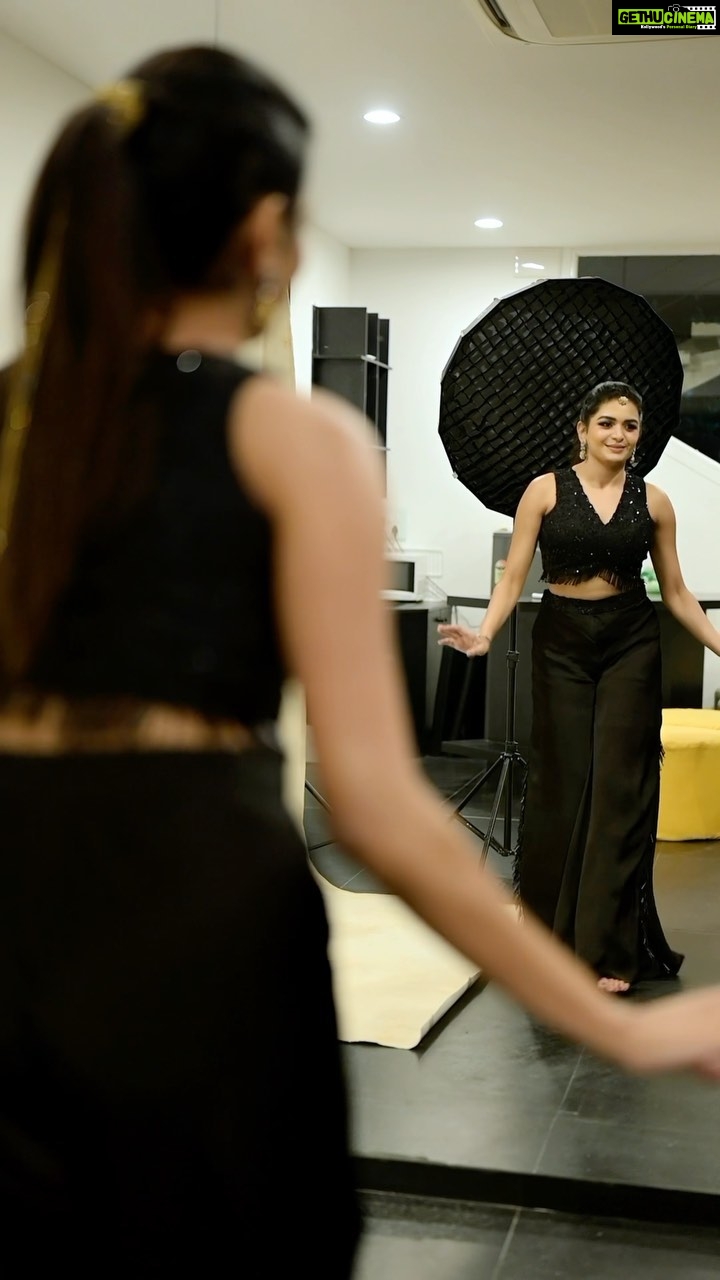 Aditi Shankar Instagram - Play some music and dance like nobody’s watching!! It’s the only therapy you’ll need 🙈🫶