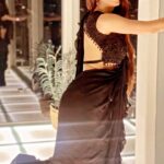 Aditi Vats Instagram – आयी ऐसी रात है जो, बहुत खुशनसीब है
चाहे जिसे दूर से दुनिया….♥️♥️♥️