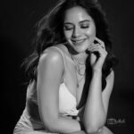 Aishwarya Dutta Instagram - 🖤🤍 Stylist @sen_smily_girl Photography @sathish_photography49 Reels picartisan MUA @alana_makeupstudio? Hairstylist @arithaarambridalstudio