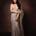 Aishwarya Dutta Instagram - 😍😍 Concept / show producer : Shamini Shankar @shamini_shankar_official Photographs by : Murlee @murlee_photography @studio_tvf_official Costume by : Ester Rani @thorkal_couture_official Makeup & hair : Krish @krish_makeovers Jewellery: Jazz @chennai_jazz Location : THE park