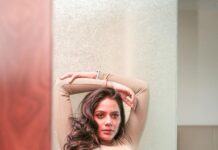 Aishwarya Dutta Instagram - 11:11❤️ Shot by @you_and_i_studios Designer @anand.aries MUA @tarangini_mua Hair @viji_makeover