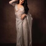 Aishwarya Dutta Instagram - 😍😍 Concept / show producer : Shamini Shankar @shamini_shankar_official Photographs by : Murlee @murlee_photography @studio_tvf_official Costume by : Ester Rani @thorkal_couture_official Makeup & hair : Krish @krish_makeovers Jewellery: Jazz @chennai_jazz Location : THE park