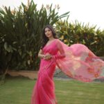Aishwarya Lekshmi Instagram - Chola Tour | KOCHI Wearing @rajiramniq Styled by @stylebyami @garimagarg14 Jewellery: @kishandasjewellery Footwear : @crimzonworld Hair : @soverpukhrambam Pictures: @yaami____
