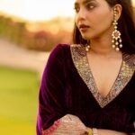 Aishwarya Lekshmi Instagram - 🍃 Chola Tour | Coimbatore Outfit details : @rajiramniq Jewellery : @kishandasjewellery Styling Team : @stylebyami @garimagarg14 Hair : @soverpukhrambam Pictures by : @kiransaphotography