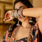 Aishwarya Lekshmi Instagram - 🖤 Outfit : @toraniofficial Styling : @stylebyami @garimagarg14 Jewellery : @abhilasha_pret_jewelry Hair : @soverpukhrambam Pictures: @kiransaphotography