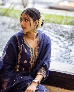 Aishwarya Lekshmi Instagram - Chola Tour comes to an end. 
Caught up in a whirlwind of emotions.

Our film is yours from tomorrow.
 See you all in theatres. 👋

Vetrivel Veeravel ⚔️

Outfit : @sureenachowdhri 
Styling : @stylebyami @garimagarg14 
Jewellery : @kishandasjewellery 

Pictures: @arunprasath_photography