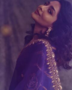 Aishwarya Lekshmi Instagram - Soaking in all the love you have been giving me ! 
Grateful , Humbled and very much in love with all of you as well. 

Your 🌸

Photographed by : @arifminhaz 
Outfit : @jigarmaliofficial 
Jewellery : @abhilasha_pret_jewelry 
Shoes : @crimzonworld 

Styling : @stylebyami @garimagarg14 

Hair by my amazing @soverpukhrambam