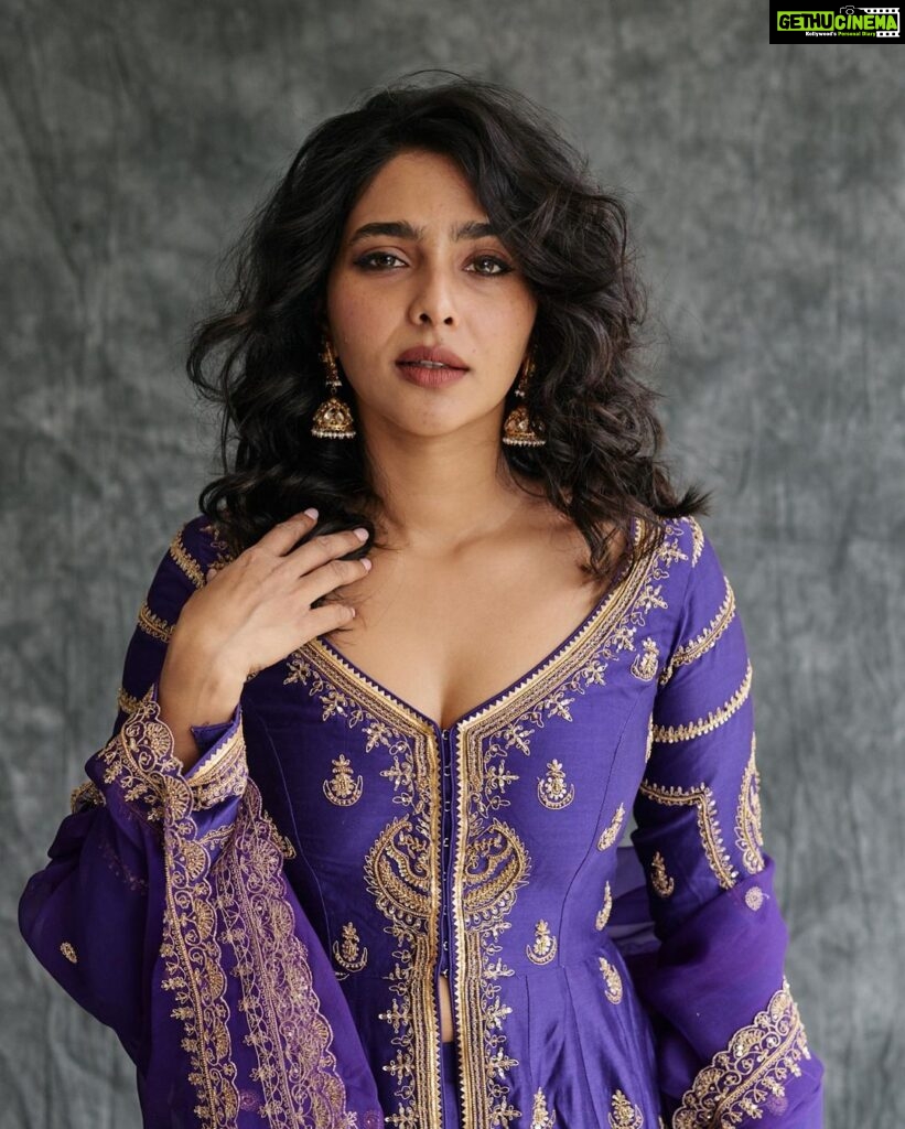Aishwarya Lekshmi Instagram - Soaking in all the love you have been giving me ! Grateful , Humbled and very much in love with all of you as well. Your 🌸 Photographed by : @arifminhaz Outfit : @jigarmaliofficial Jewellery : @abhilasha_pret_jewelry Shoes : @crimzonworld Styling : @stylebyami @garimagarg14 Hair by my amazing @soverpukhrambam