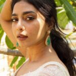 Aishwarya Lekshmi Instagram - 🦢 Saree : @toraniofficial Earring : @anmoljewellers Styling : @stylebyami @garimagarg14 Pictures : @kiransaphotography Hair : @soverpukhrambam