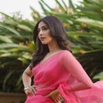 Aishwarya Lekshmi Instagram - Chola Tour | KOCHI Wearing @rajiramniq Styled by @stylebyami @garimagarg14 Jewellery: @kishandasjewellery Footwear : @crimzonworld Hair : @soverpukhrambam Pictures: @yaami____