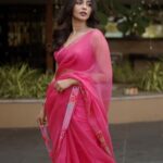 Aishwarya Lekshmi Instagram - Chola Tour | KOCHI Wearing @rajiramniq Styled by @stylebyami @garimagarg14 Jewellery: @kishandasjewellery Footwear : @crimzonworld Hair : @soverpukhrambam Pictures: @yaami____