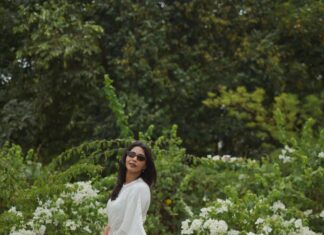 Aishwarya Lekshmi Instagram - 🕊️ @anavila_m @amethystchennai 📸 : @yaami____
