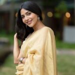 Aishwarya Lekshmi Instagram - ✨ Back to basics for meeting our beloved friends from Media . Extremely grateful for all the support you’ve given our film till date :) Outfit details : @anavila_m @amethystchennai Jewellery : @kishandasjewellery Hair : @soverpukhrambam Pictures: @kiransaphotography #PS2 #ponniyinselvan