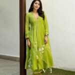 Aishwarya Lekshmi Instagram - Press Day Chennai 💚 Outfit : @devnaagri Styling : @stylebyami @garimagarg14 Jewellery: @kishandasjewellery Footwear : @crimzonworld Hair : @soverpukhrambam Pictures by : @kiransaphotography