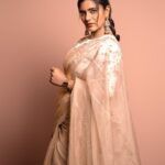 Aishwarya Rajesh Instagram - Do not feel lonely , the entire universe is inside you . Wearing @thorkal_couture_official Makeup @ananthmakeup Photography @murlee_photography Hairstylish @m_a_h_i_hairdo