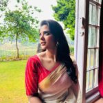 Aishwarya Rajesh Instagram - Close ur eyes, Fall in love , Stay ther ❤️❤️ #Rumiquotes