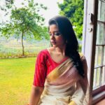 Aishwarya Rajesh Instagram - Close ur eyes, Fall in love , Stay ther ❤️❤️ #Rumiquotes