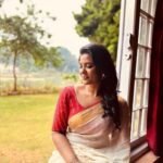 Aishwarya Rajesh Instagram - Close ur eyes, Fall in love , Stay ther ❤️❤️ #Rumiquotes