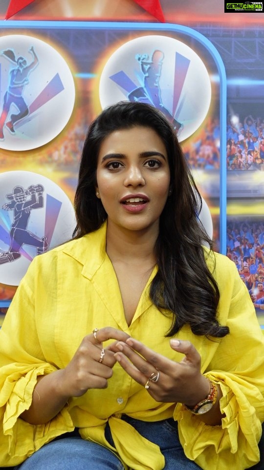 Aishwarya Rajesh Instagram - இவங்க ஒரு பயங்கரமான கிரிக்கெட் ரசிகை தான் போலயே 👀 எல்லா Players-ஓட பெயரையும் பட்டு பட்டுனு சொல்றாங்க @aishwaryarajessh 😎 #GameOn #SoundOn #IPLOnStar #RivalryWeek