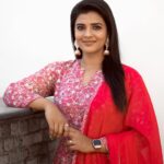 Aishwarya Rajesh Instagram - Patience is the key to joy ❤️ Wearing this classy outfit from @merasalofficial for Run baby Run press meet 😍 Makeup @ananthmakeup Hairstylish @amulhairstylist Photography @cyril_eanastein
