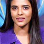 Aishwarya Rajesh Instagram - எல்லா Rivalry-கும் ஒரு கதை 😎 அந்த கதையை பாக்க வறாங்க @aishwaryarajessh Star Sports தமிழ் Studio-வுக்கு 😍 #IPLOnStar #SoundOn #GameOn #IPLOnReels #farhana #farhanafrommay12