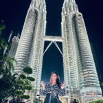 Aishwarya Rajesh Instagram – Twin tower KL ❤️❤️❤️ 
Travel partner @gtholidays.in 
@iam_manikanta_rajesh @aishwarya4547 @sofia.sof.official @sanambinduforever @ramjiramesh @nagamani8569