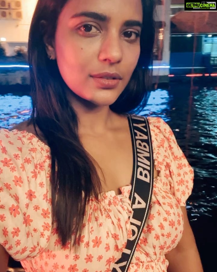 Aishwarya Rajesh Instagram - Live life with no excuses. Travel with no regret Always best suggestions @gtholidays.in #beautifulmelaka #melakafood