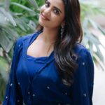 Aishwarya Rajesh Instagram - Life is a blur when one is essaying different role ; it is so fulfilling ❤️❤️ Farhana promotions hyderabad 😊 Wearing @studio149 Makeup @ananthmakeup Photography @teampixel8 Jewellery @original_narayanapearls