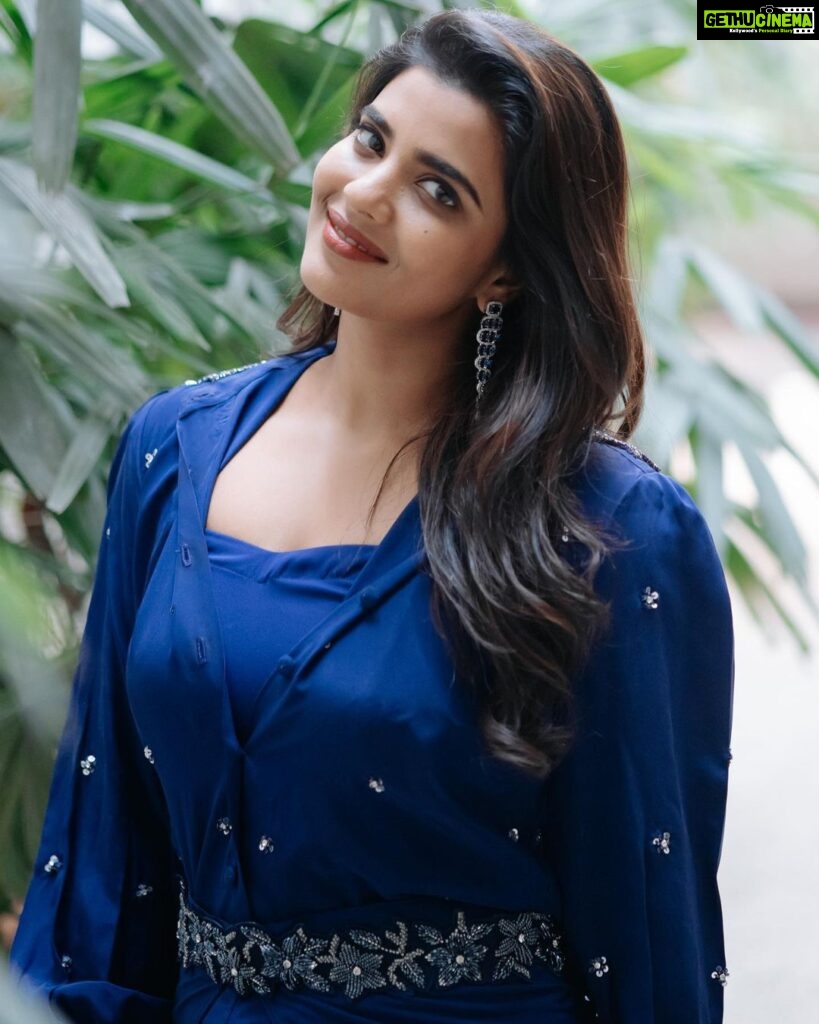Aishwarya Rajesh Instagram - Life is a blur when one is essaying different role ; it is so fulfilling ❤️❤️ Farhana promotions hyderabad 😊 Wearing @studio149 Makeup @ananthmakeup Photography @teampixel8 Jewellery @original_narayanapearls