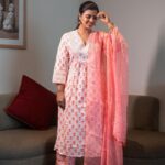 Aishwarya Rajesh Instagram - Wearing this elegant outfit @themadrasboutique Photography @crackjackphotography Makeup @ananthmakeup Hairstyle @m_a_h_i_hairdo