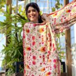 Aishwarya Sakhuja Instagram - Nothing much... just thought of Spreading a lil brightness and color on your feed ♥️ . . #smile #shine #festivevibes #indianwear #festivewear #instagood #instamood #instadaily #aishwaryasakhuja