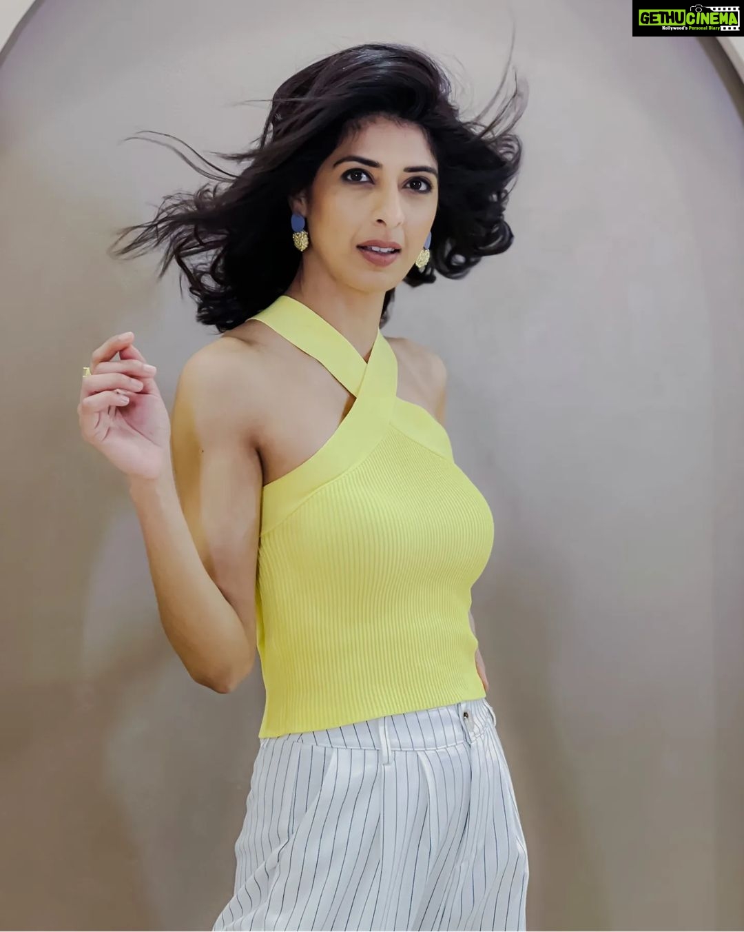 Aishwarya Sakhuja Instagram - My favourite colour is Sunshine ☀️ . . 📍: @byou.in . . #sunshine #yellow #ootd #fashionista #fashiongram #fyp #instamood #instagood #instadaily #aishwaryasakhuja