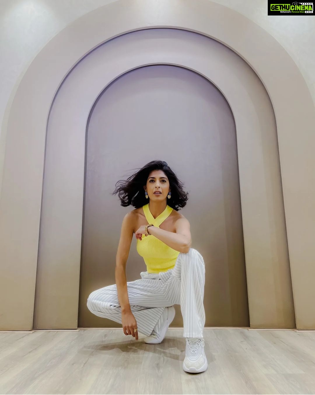 Aishwarya Sakhuja Instagram - My favourite colour is Sunshine ☀️ . . 📍: @byou.in . . #sunshine #yellow #ootd #fashionista #fashiongram #fyp #instamood #instagood #instadaily #aishwaryasakhuja
