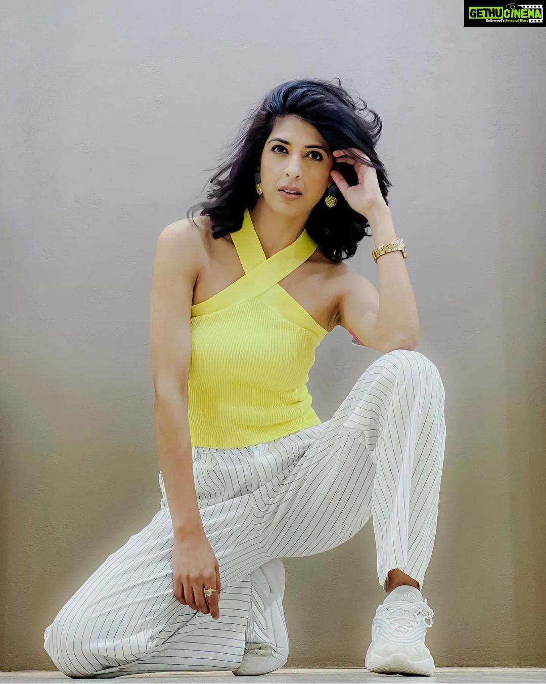 Aishwarya Sakhuja Instagram - My favourite colour is Sunshine ☀️ . . 📍: @byou.in . . #sunshine #yellow #ootd #fashionista #fashiongram #fyp #instamood #instagood #instadaily #aishwaryasakhuja