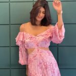 Aishwarya Sakhuja Instagram - Take a deep breath, it's a new week, a new beginning to start afresh! 💕 . . 📍: @official360degrees 👗: @labelshivaninirupam 💇‍♀️: @s.khadtare . . #mondayvibes #newweek #pinkdress #fyp #fashionista #fashiongram #instagood #instamood #instadaily #aishwaryasakhuja