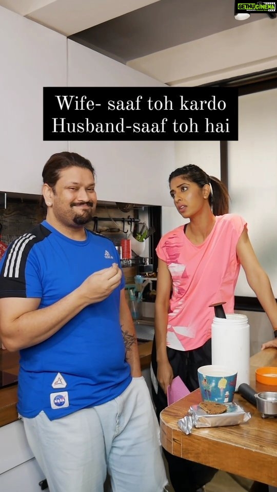 Aishwarya Sakhuja Instagram - While @rohitnag9 is a dream in the kitchen when it comes to the food that comes my way but the mess post that is a nightmare Men just don't see the mess that they make while in the kitchen...All the wives who agree with me please🙋‍♀️ . . #couplegoals #couplereels #couplevideos #comedyreels #comedyvideos #funnyreels #funnyvideos #feelkaroreelkaro #feelitreelit #aishwaryasakhuja #rohitnag #RoAsh