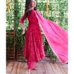 Aishwarya Sakhuja Instagram - Makke Di Roti, Sarson Ka Saag... Chaand ki Chaandni aur apnon ka Pyaar... Mubarak Ho sabko Lohri Ka Tyohaar ✨ Wishing everyone a very Happy Lohri! . . #lohri #happylohri #festival #festivevibes #tradionalvibes #traditionalwear #instagood #instamood #instadaily #aishwaryasakhuja