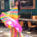 Aishwarya Sakhuja Instagram - A pop of colour in this black and white world 🫶🏻 . . 📍: @trunksandleaves . . #saree #indianwear #colors #colorful #instamood #instagood #aishwaryasakhuja