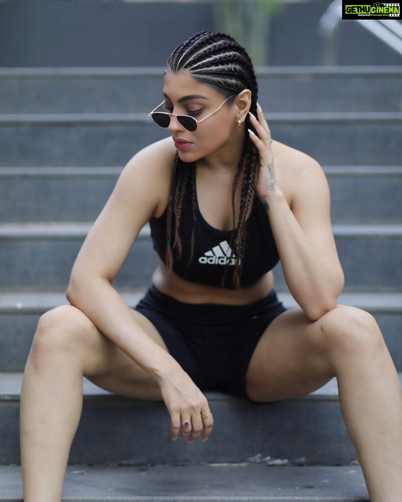 Akanksha Puri Instagram - Braids game on point 😉❤️ . . Pic credit @lsd.photography.official #instagram #picoftheday #ootd #photooftheday #photography #life #love #fitness #hairstyles #braids #beingme #happy #akankshapuri #❤️