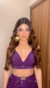 Akanksha Puri Instagram - Dil laga sahi jagah ek aur mouka hai 😝❤️ . . #company #reels #reelinstagram #reelitfeelit #video #trending #video #love #beingme #akankshapuri #❤️